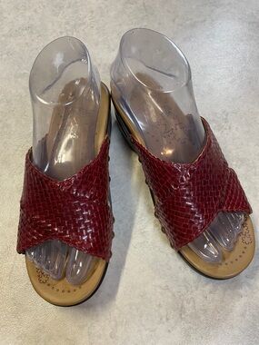 Dansko Burgundy Woven Leather Slide Clogs Sandals EU 37 US 6.5 Comfort Shoes